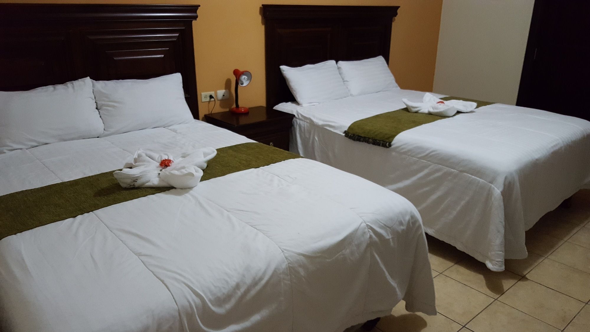 Apart Hotel Pico Bonito Ла-Сейба Экстерьер фото